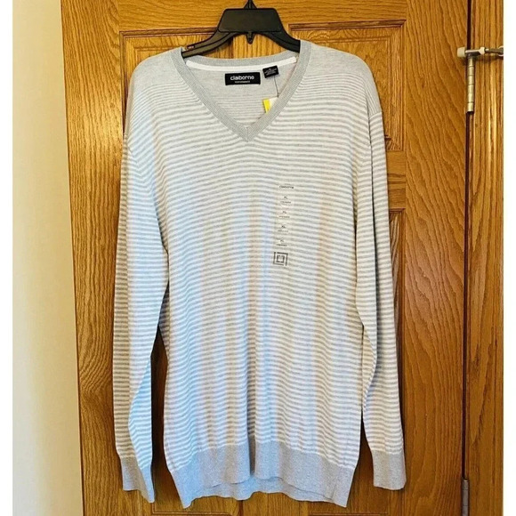 Men's Claiborne Thermolite  V-Neck Sweater - Men's XL - Gray White Stripe NWT - Picture 1 of 5